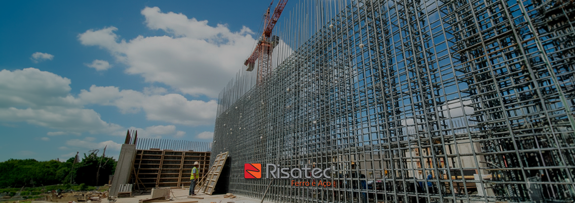 Como escolher uma distribuidora de aço para construção civil confiável